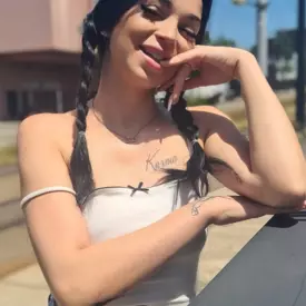 Cyntia 18