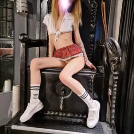 Selena sexy Skinny