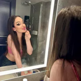 Bella schÃ¶nheit mit top Body