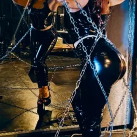 Domina Velvet Menace