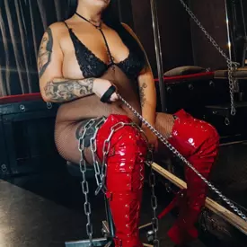 Domina Zoe