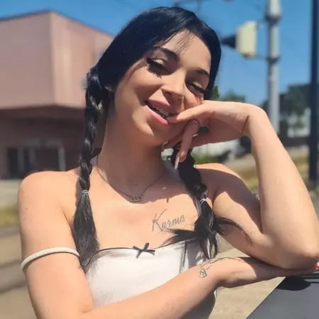 Cyntia 18